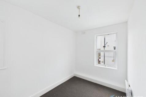 CAM02318G0-PR0565...