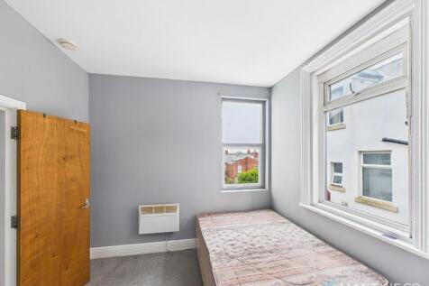 CAM02318G0-PR0565...