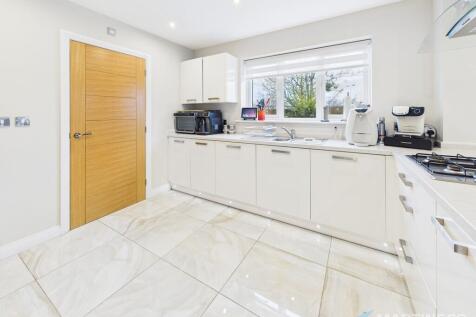 CAM02318G0-PR0562...