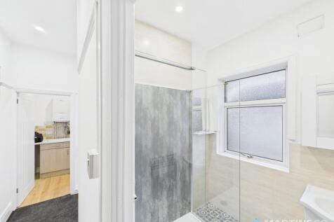 CAM02318G0-PR0566...