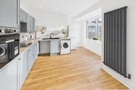 CAM02318G0-PR0569...