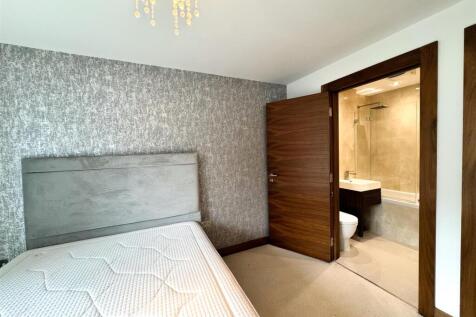 Apt 46 Quay West-7.jpg