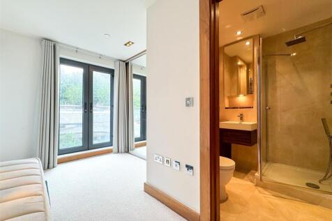 Apt 46 Quay West-10.jpg