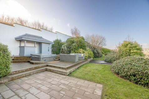 LG-66 Groudle Road, Onchan 2-48.jpg