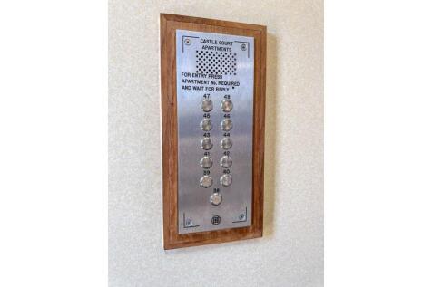 Apt 38 Castle Court (14).jpg