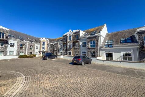 Apt 38 Castle Court (1).jpg
