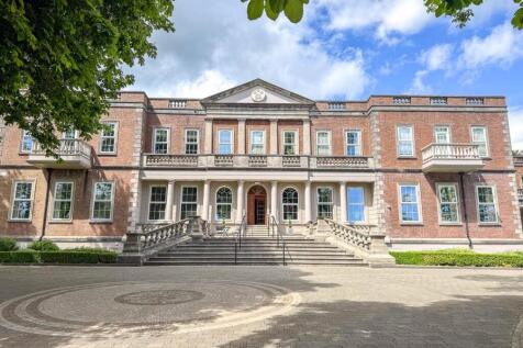 Apt 4 Coutts House (3).jpg