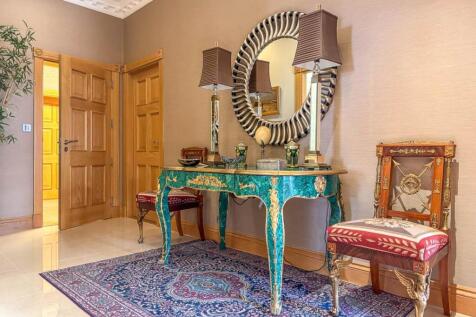 Apt 4 Coutts House (8).jpg
