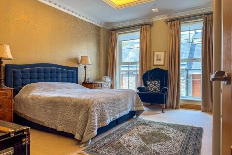 Apt 4 Coutts House (13).jpg