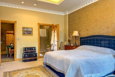 Apt 4 Coutts House (14).jpg