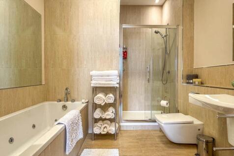 Apt 4 Coutts House (15).jpg