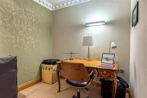 Apt 4 Coutts House (10).jpg