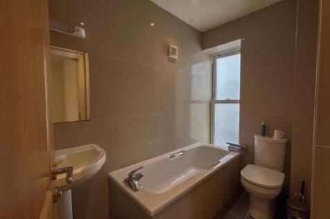 Townhouse 2, Bay View Road-06.jpg