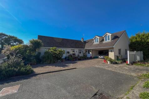7 Christian Ave, KM-01.jpg