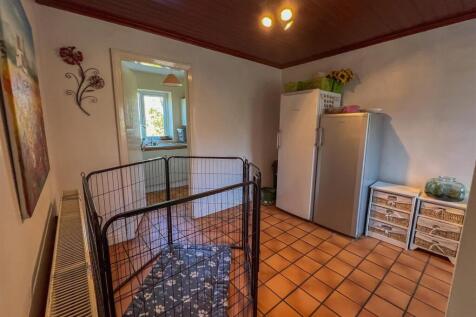 7 Christian Ave, KM-12.jpg