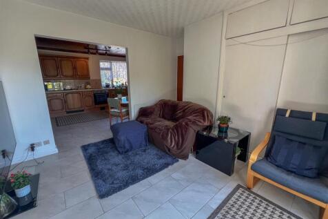 7 Christian Ave, KM-13.jpg