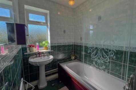7 Christian Ave, KM-18.jpg