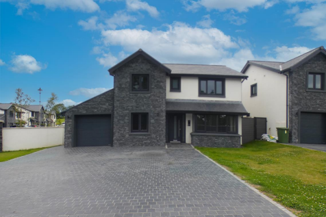 2 Fisher Close  (2).png