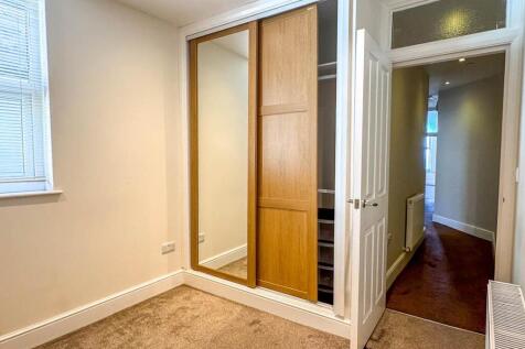 Apt 2, 8 Woodville Terrace (10).jpg