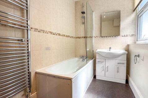 Apt 2, 8 Woodville Terrace (8).jpg