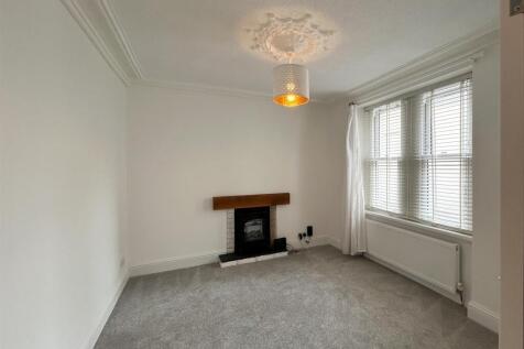 2 Hatfield Grove-13.jpg