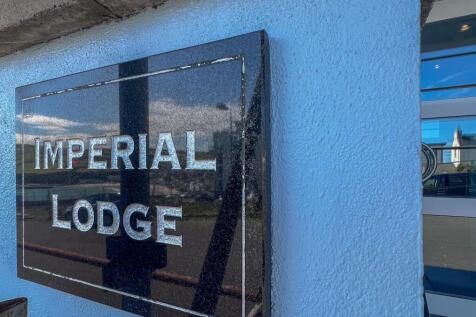 Apt 3 Imperial Lodge-02.jpg