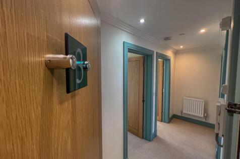 Apt 3 Imperial Lodge-03.jpg