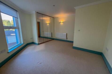 Apt 3 Imperial Lodge-09.jpg
