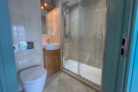 Apt 3 Imperial Lodge-11.jpg