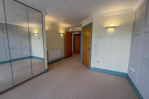 Apt 3 Imperial Lodge-12.jpg