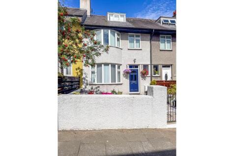 19 Victoria Terrace, Douglas (2).jpg