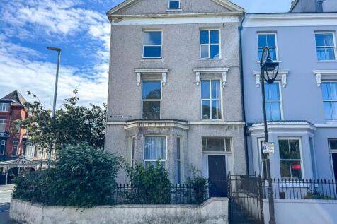 Flat 1, 1 Woodburn Square (10).jpg