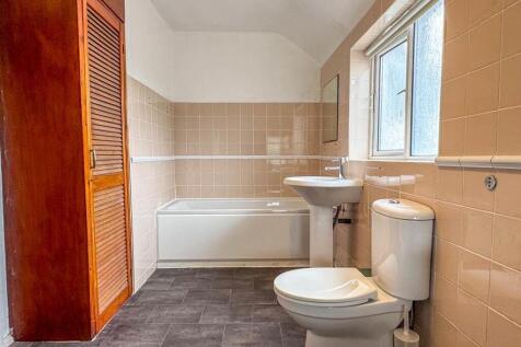 54 King Edward Road, Onchan (15).jpg