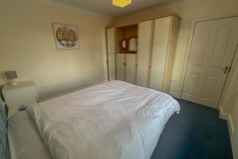 152 Faiways Crescent-04.jpg