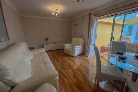 152 Faiways Crescent-17.jpg
