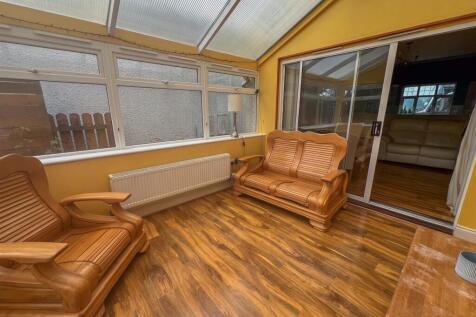 152 Faiways Crescent-19.jpg