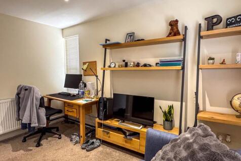 Apt 5 8 Woodville Terrace (12).jpg
