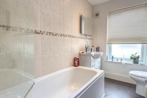 Apt 5 8 Woodville Terrace (10).jpg