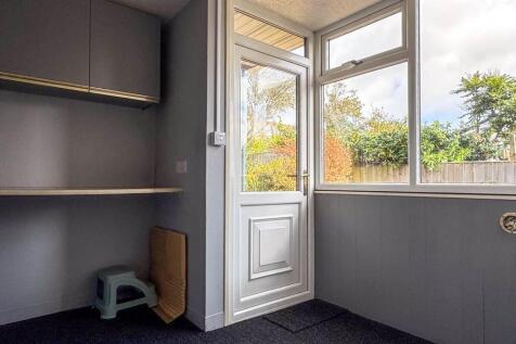 6 Fairfield Avenue, Onchan (10).jpg