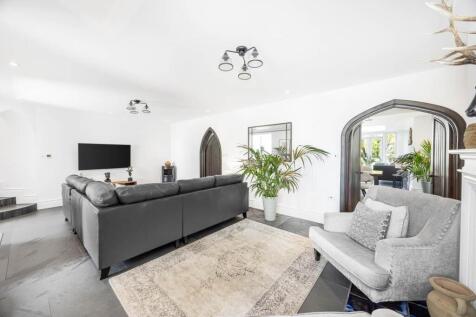 Woodland Towers (10).jpg