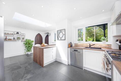 Woodland Towers (16).jpg