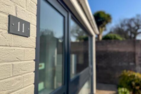 11 Lower Dukes Road, Douglas (2).jpg