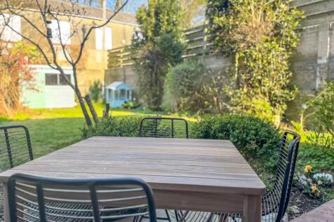 11 Lower Dukes Road, Douglas (27).jpg