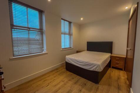 Apt 23 The Courtyard-6.jpg