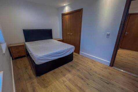 Apt 23 The Courtyard-5.jpg