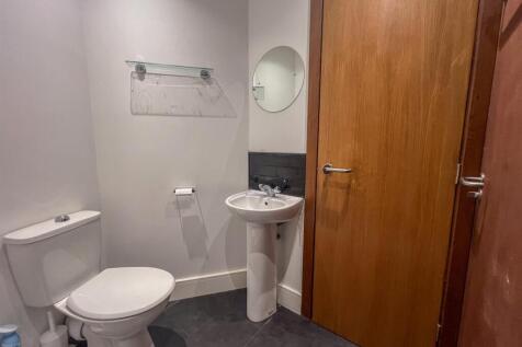 Apt 23 The Courtyard-3.jpg