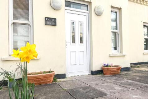 9 Griffin House-9.jpg