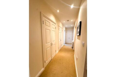 Apt 12, Griffin House (14)-Edit.jpg