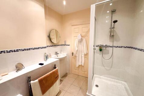 Apt 12, Griffin House (26).jpg