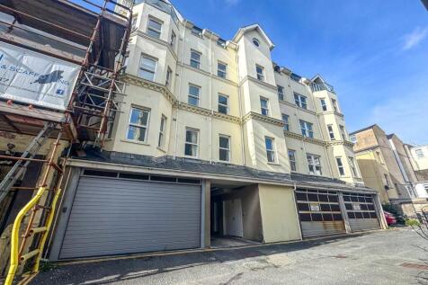 Apt 12, Griffin House (8).jpg